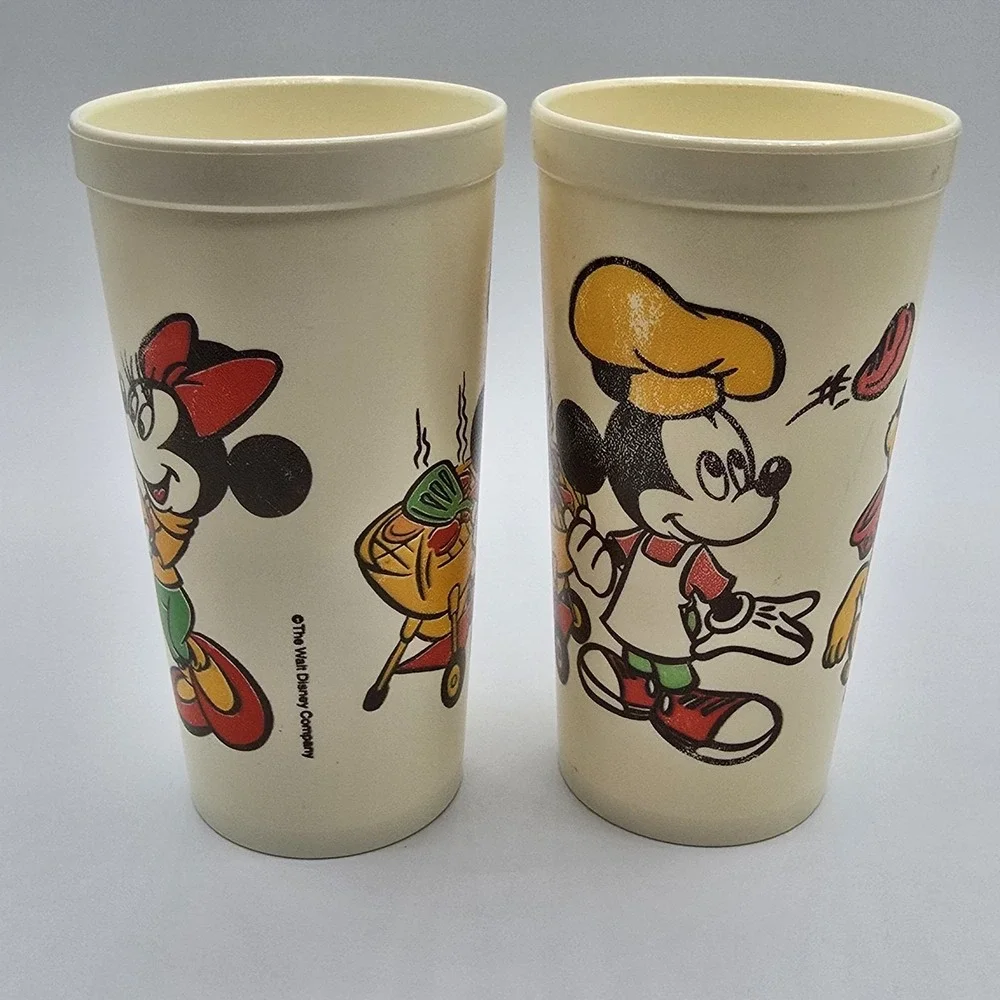 Lot of 2 Vintage Eagle Plastic Cups Walt Disney Mickey Mouse Donald Duck Pluto‎
